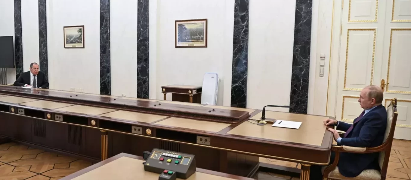 Απίστευτος ο Β.Πούτιν έβαλε τον Λαβρόφ σε τραπέζι πάνω από δέκα μακριά του!